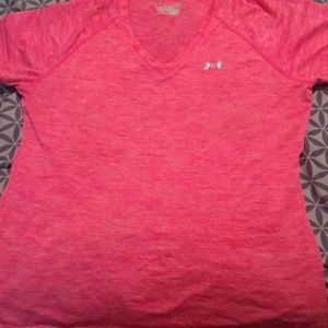 Under armour semi fitted t-shirt. Large